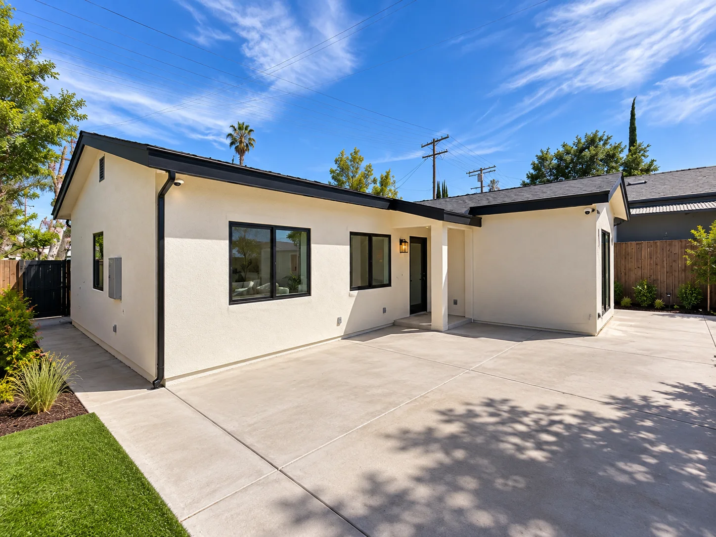 1,000 sq ft two-bedroom ADU in Encino and its concrete courtyard